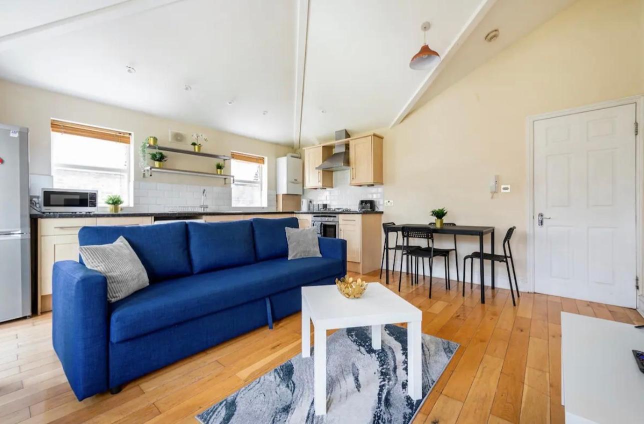 Lovely 3-Bed 20 Minutes To Central London Exterior photo