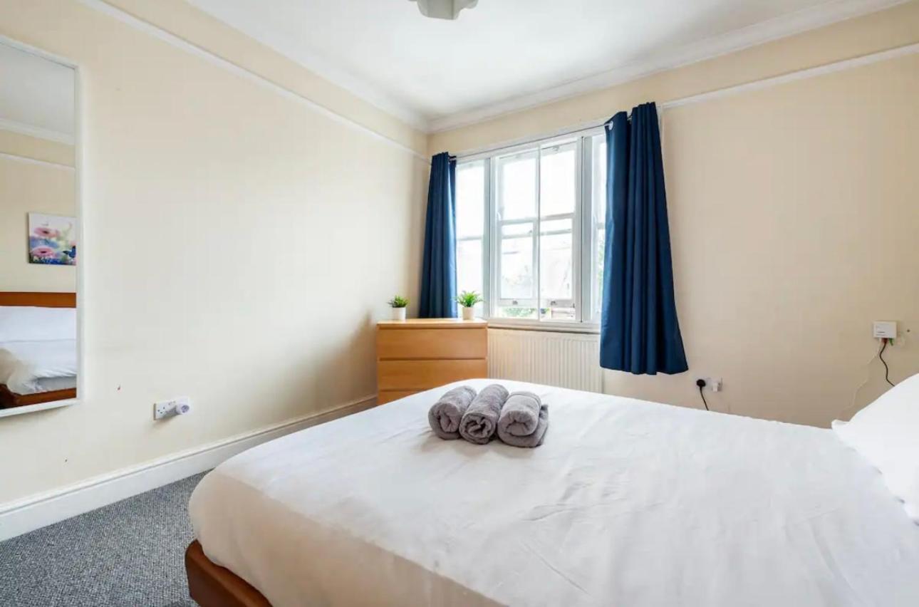 Lovely 3-Bed 20 Minutes To Central London Exterior photo